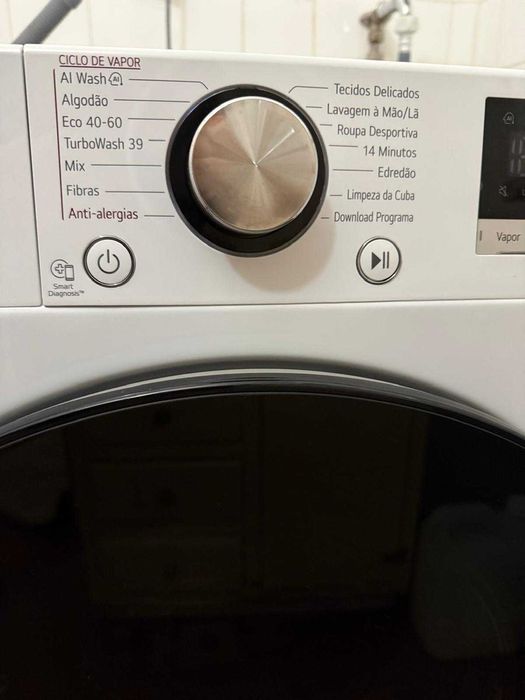 Máquina de Lavar Roupa LG F2WR7S9SGW (9 kg - 1200 rpm - Branco)