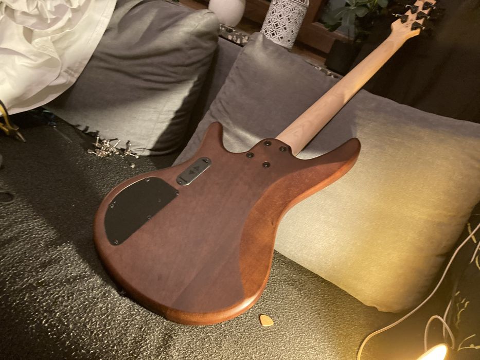 Gitara basowa 5 strun