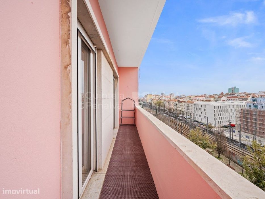 Apartamento T3 no Bairro de São Miguel, em Alvalade