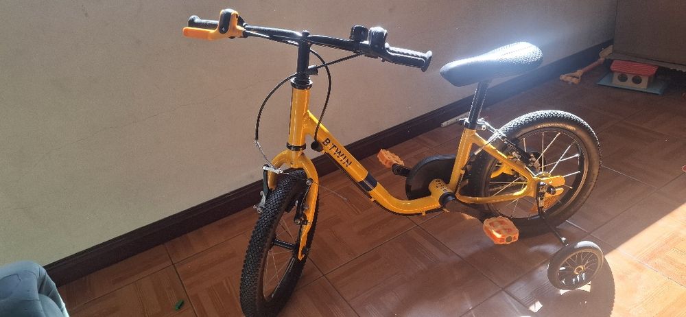 Bicicleta Infantil B'TWIN 14" Amarela com Rodinhas de Apoio