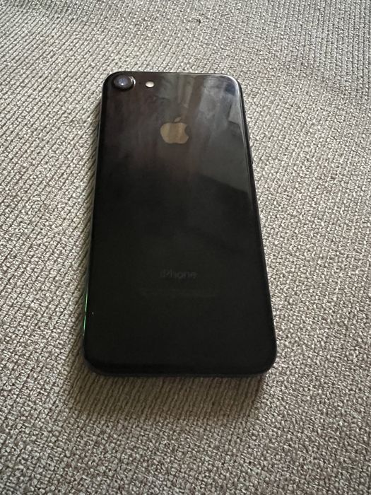 Продам iPhone 7 32 go