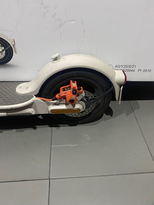 Trotinete elétrica como nova