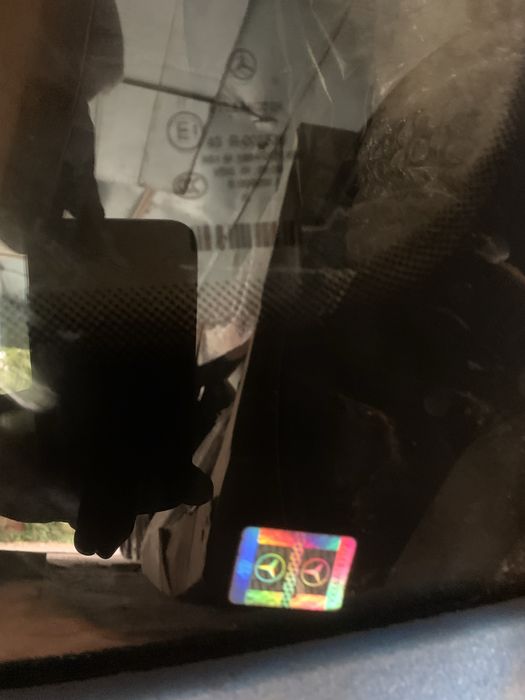 Лобовое стекло Мерседес