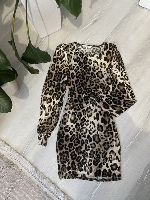 Розкішна сукня плаття