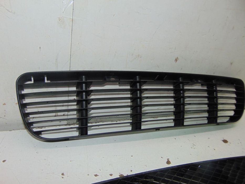 VW Polo grelhas para-choques