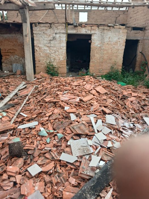 Fazemos cargas de entulho e outras
