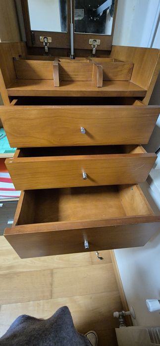 Camiseiro em cerejeira