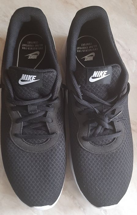 Красовки  NIKE новые