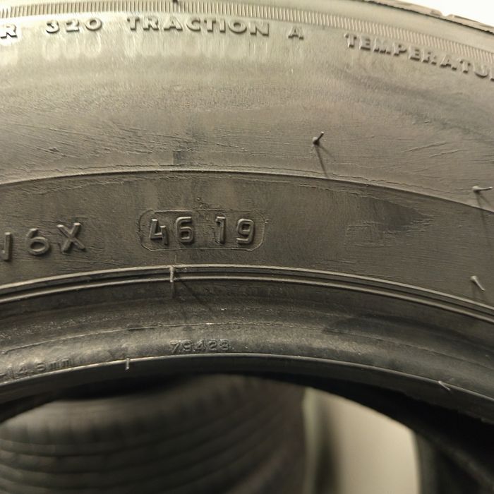 215/60R17 Bridgestone Turanza T005