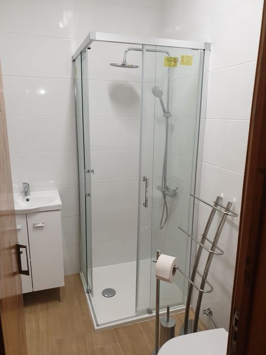 Trabalhos na construção civil pedreiro ladrilhador canalização e outro