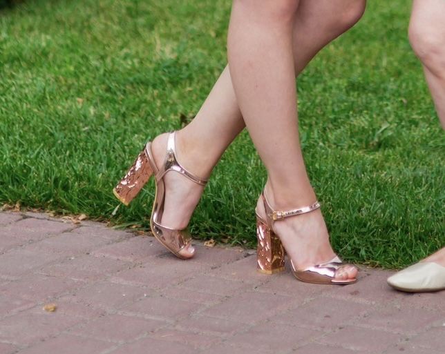 Святкові босоніжки на підборах