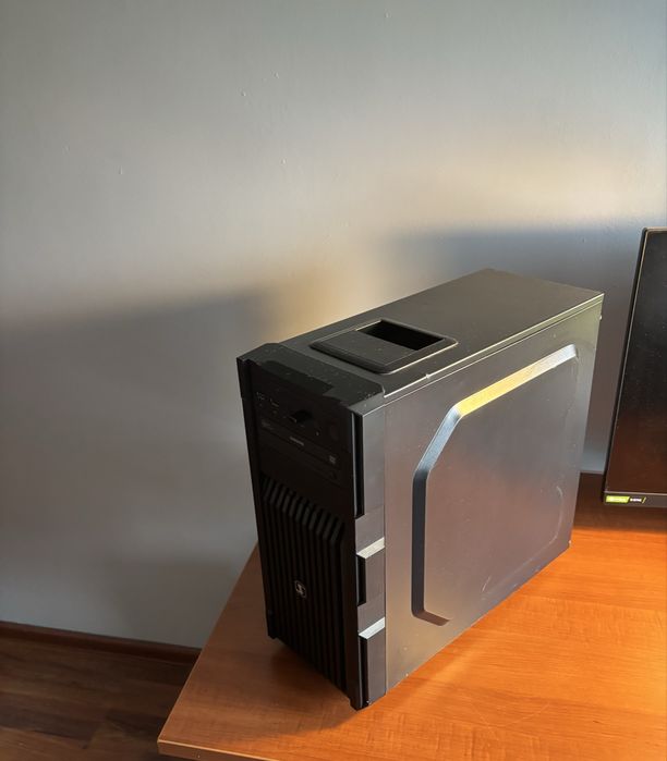 Komputer gamingowy + Monitor LG 32cali 165hz Kierownica Logitech g29