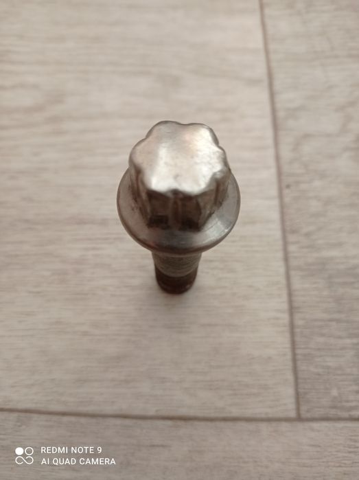 Колёсные болты Мерседес Бенс GLK-Class M14×1.5