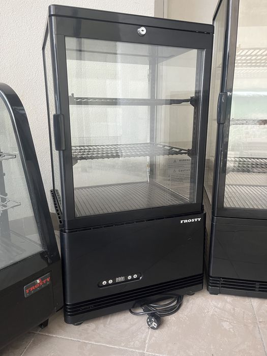 Холодильна Вітрина Настільна для Десертів Frosty Італія