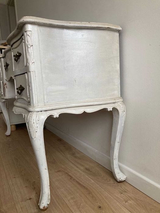 aparador antigo de madeira