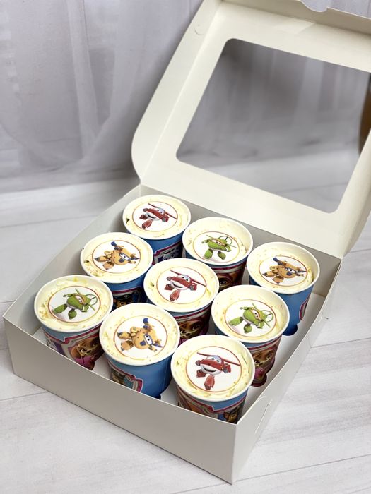 Десерти Трайфли Капкейки Меренговий рулет Зефір Запоріжжя