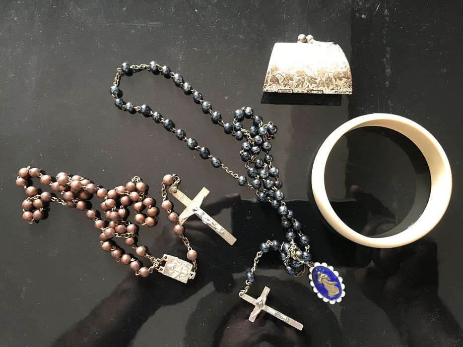 Pulseiras e colares de contas malinha