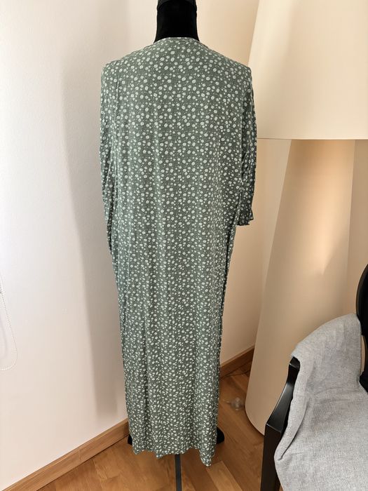 Quimono novo, verde com flores