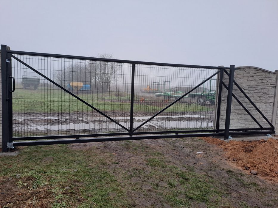 Ogrodzenie panelowe z  montażem Podmurowka betonowa