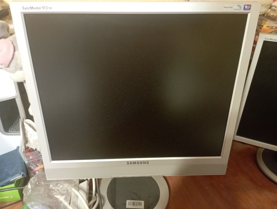 Продам монитор Самсунг 19 дюцмов