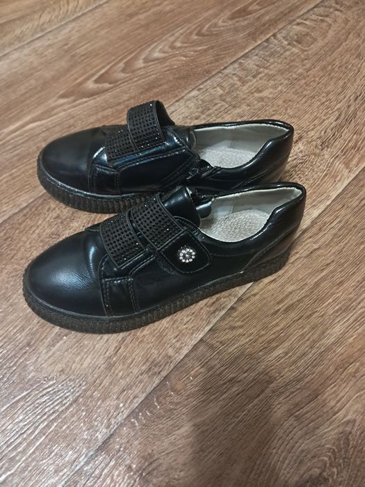 Туфлі на дівчинку