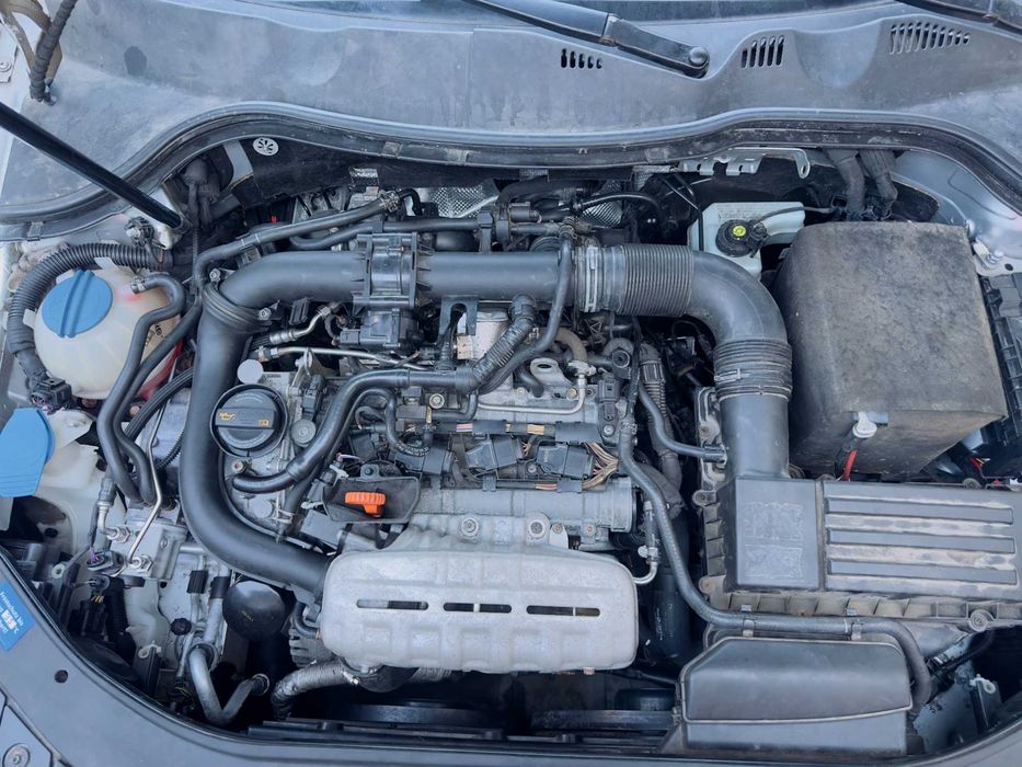 Авто Volkswagen Passat B6 2010