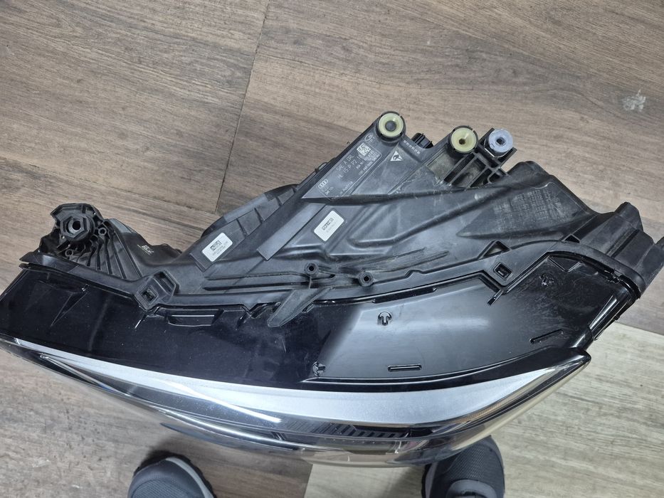 Фара audi q3 83A