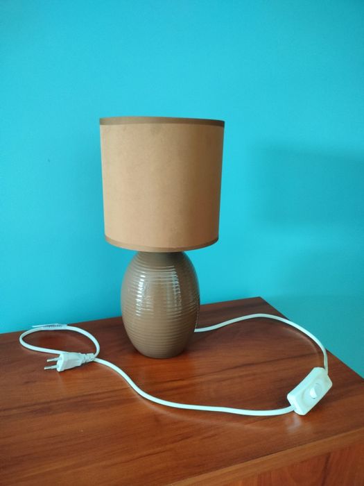 Lampka nocna stojąca