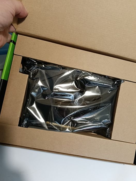 ASUS Phoenix GeForce GTX 1650 4gb como nova