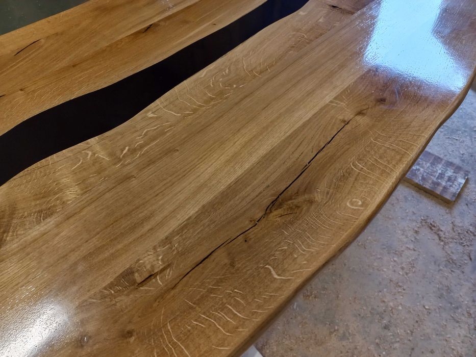 Stół dębowy z żywica epoksydową 160 cm x 75 cm