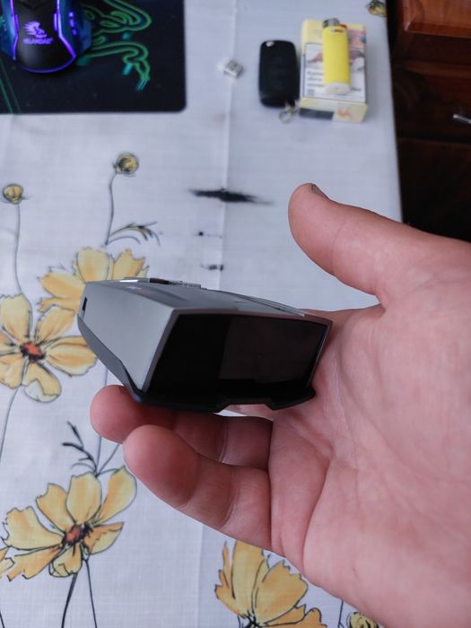 Продам радар-детектор е8 новий!