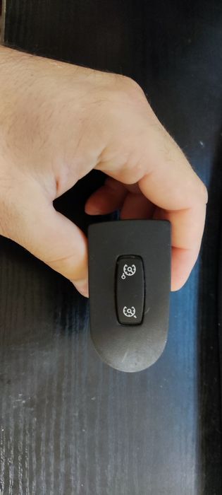 Центральная консоль, подлокотник,тонель,розетка, картоприемник Renault