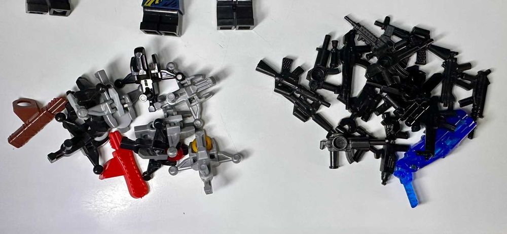 Lego фігурки та омуніція