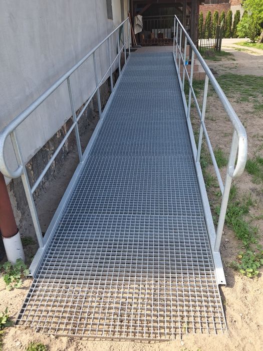 Podjazd dla inwalidów