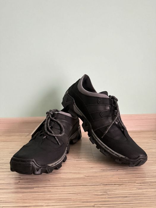 Czarne skórzane buty trekkingowe/ trapery