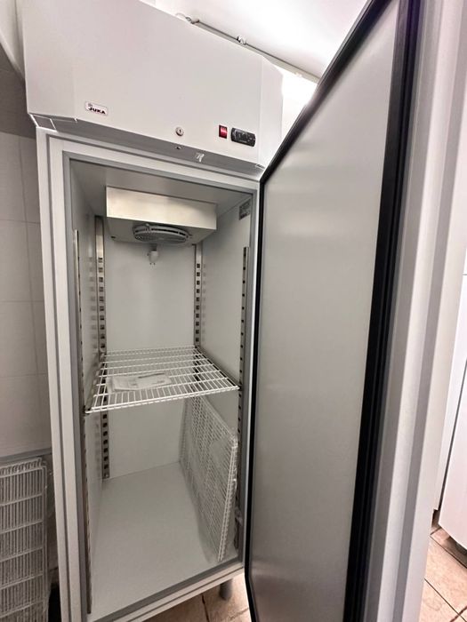 Холодильный  шкаф  JUKA VD70M