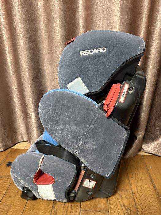 дитяче автомобільне крісло Recaro