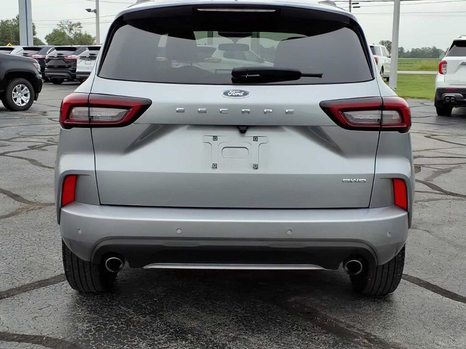 Ford Escape      2024
