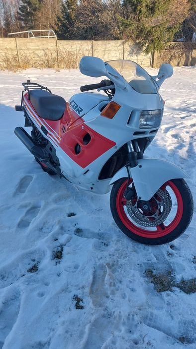 Honda CBR 1000f sc21