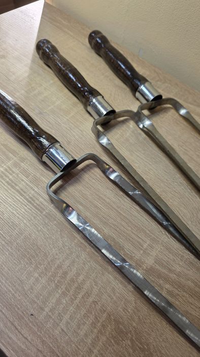 Шампур подвійний з дерев'яною ручкою,подарунок чоловіку(товщина 3 мм)