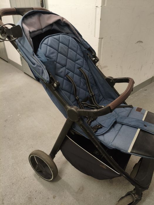 Wózek spacerowy Carrello Bravo / spacerówka do 22 kg / duże koła