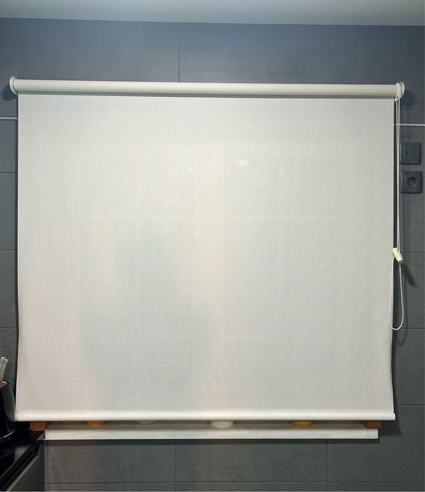 Estore de rolo translucido cru feito à medida