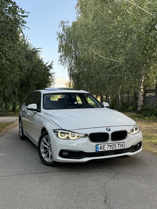 ПРОДАМ bmw 320i f30