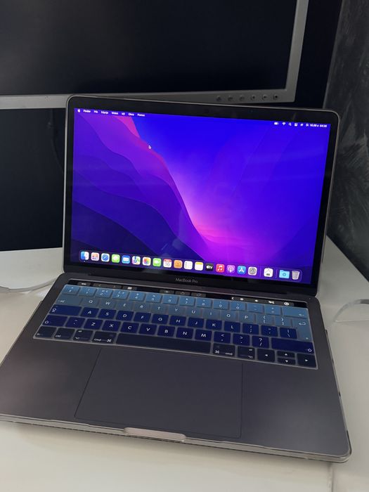 Sprzedam MacBooka Pro z 2016 roku z Touchbarem