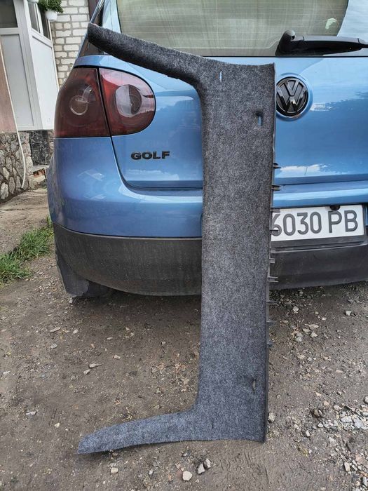 Golf 5 накладка в багажник VAG 1K6863651C9B9
