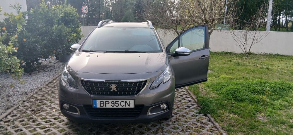 Peugeot 2008 1.2  puretech allure