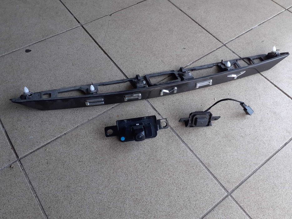 Toyota Camry  19 -  Listwy progowe L+R