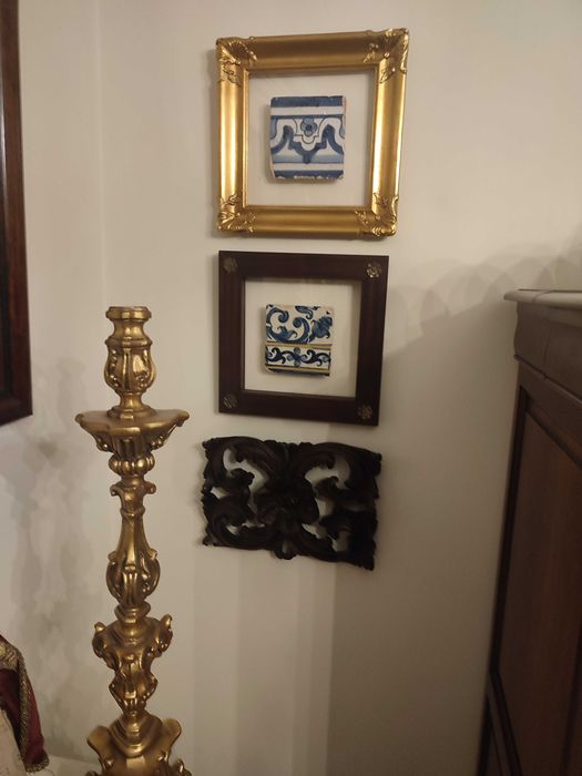 Talha rendada em madeira preparada para aplicação na parede