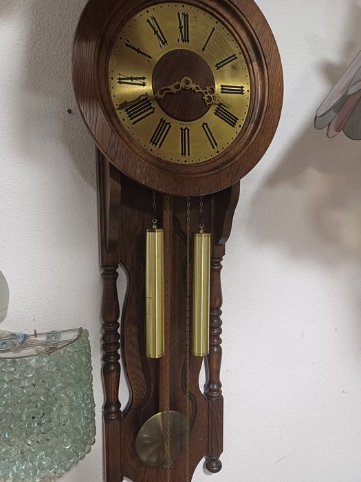 Годиник настінний у відмінному стані, привезений із Голандії