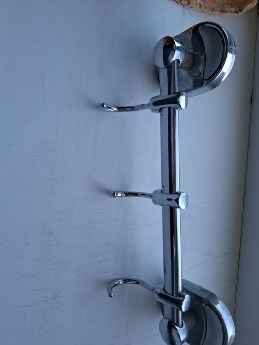 Вешалка для полотенец в ванную